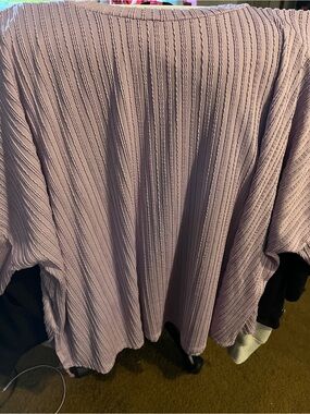 Lightweight Ribbed Round neck top in Lavender. Size 1x.